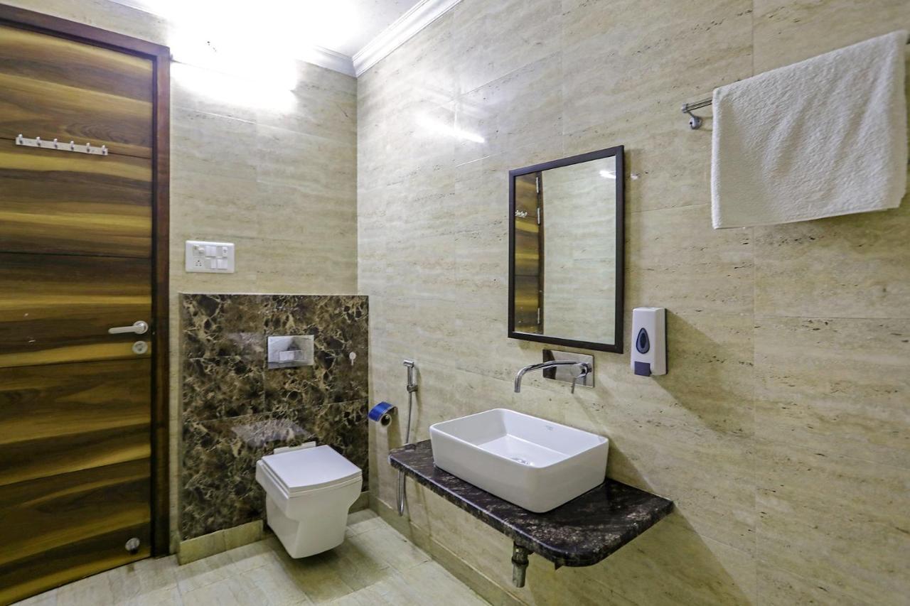 Fabhotel White House Bnb - Nr Yashobhoomi Convention Centre Делхи Екстериор снимка