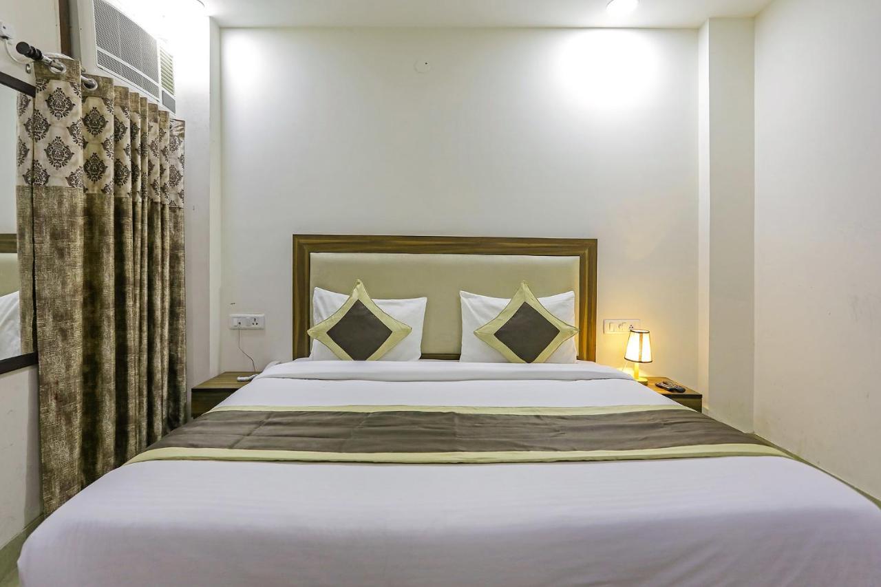 Fabhotel White House Bnb - Nr Yashobhoomi Convention Centre Делхи Екстериор снимка