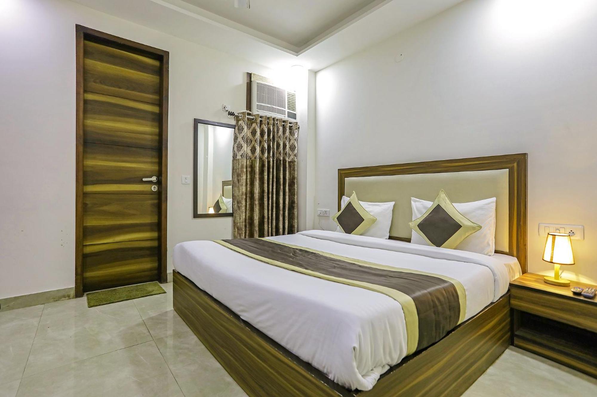 Fabhotel White House Bnb - Nr Yashobhoomi Convention Centre Делхи Екстериор снимка