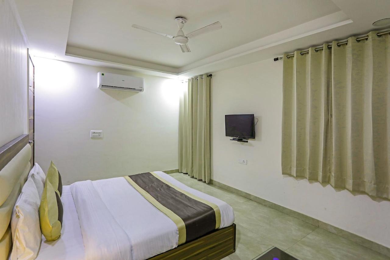 Fabhotel White House Bnb - Nr Yashobhoomi Convention Centre Делхи Екстериор снимка