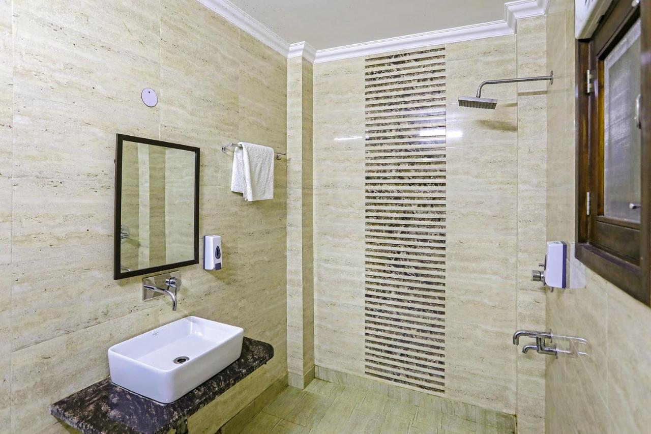 Fabhotel White House Bnb - Nr Yashobhoomi Convention Centre Делхи Екстериор снимка
