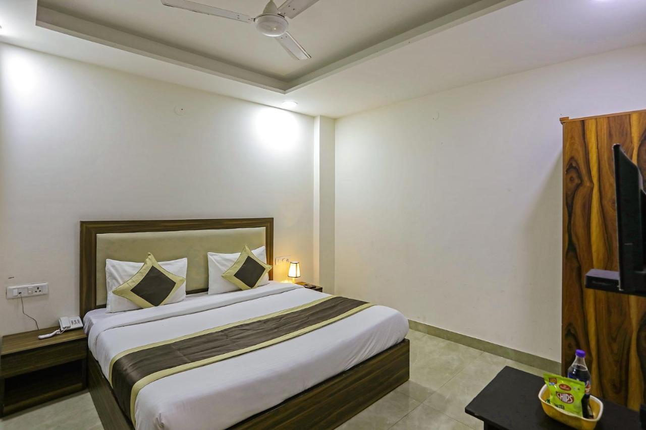 Fabhotel White House Bnb - Nr Yashobhoomi Convention Centre Делхи Екстериор снимка