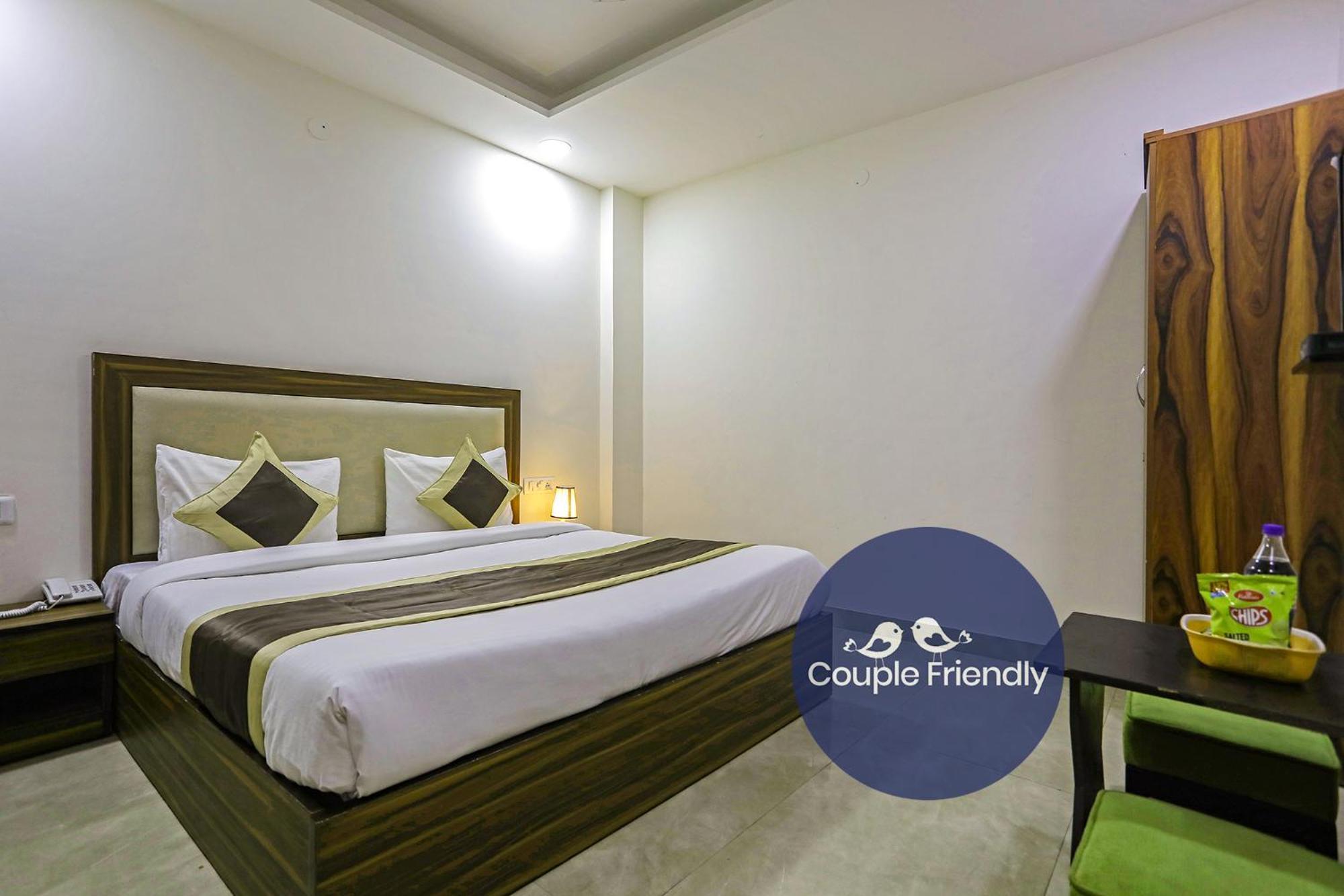 Fabhotel White House Bnb - Nr Yashobhoomi Convention Centre Делхи Екстериор снимка